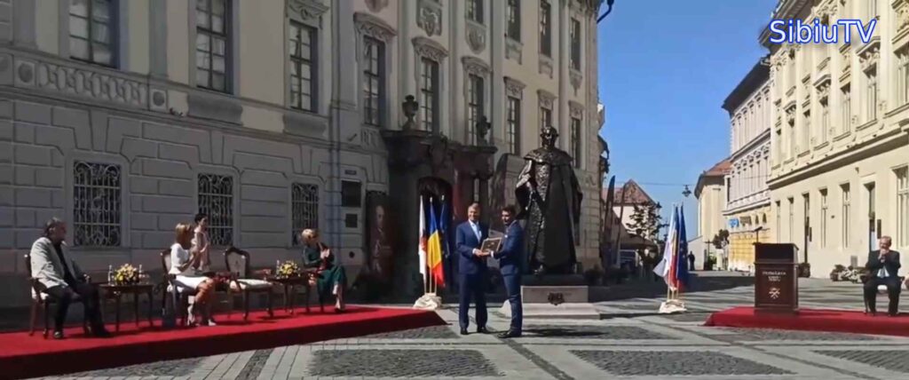 sibiu klaus iohannis statuie